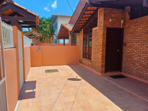 Casa 3 min da Praia na Barra da Lagoa